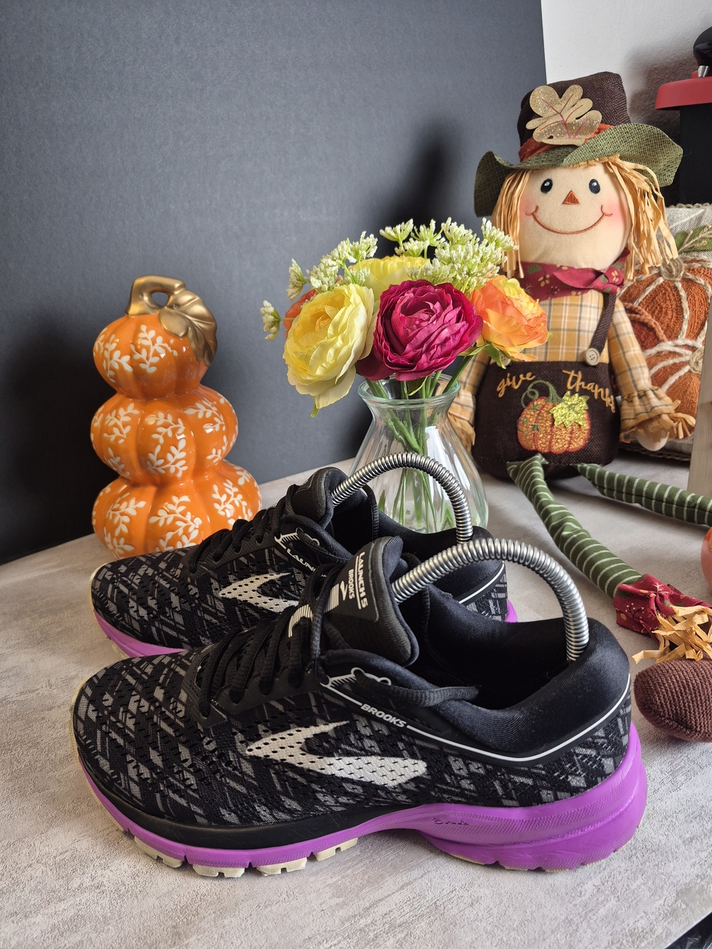 Brooks Women’s Black & Purple Running Shoes.Size8